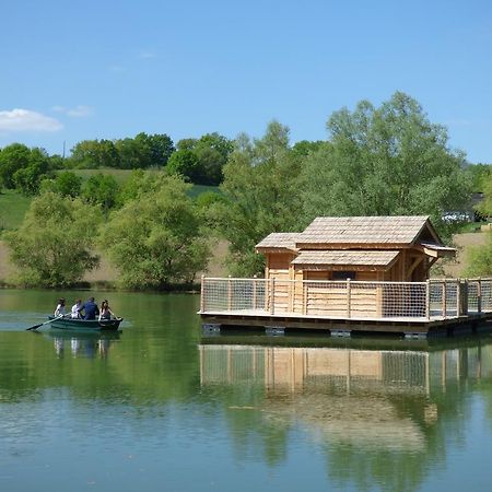 Cabanes Flottantes Du Lac De Pelisse Hotell Douzains Eksteriør bilde