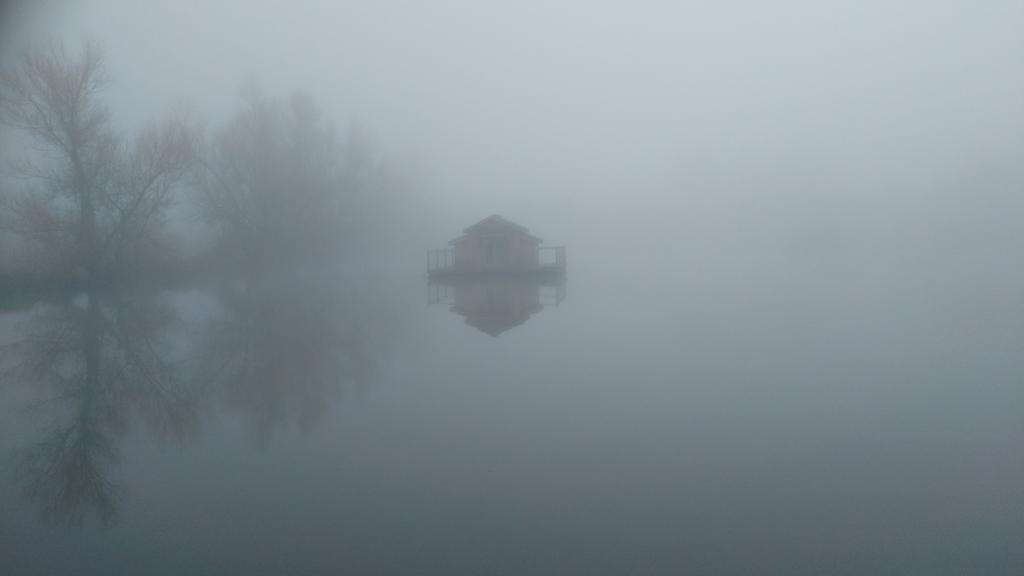 Cabanes Flottantes Du Lac De Pelisse Hotell Douzains Eksteriør bilde